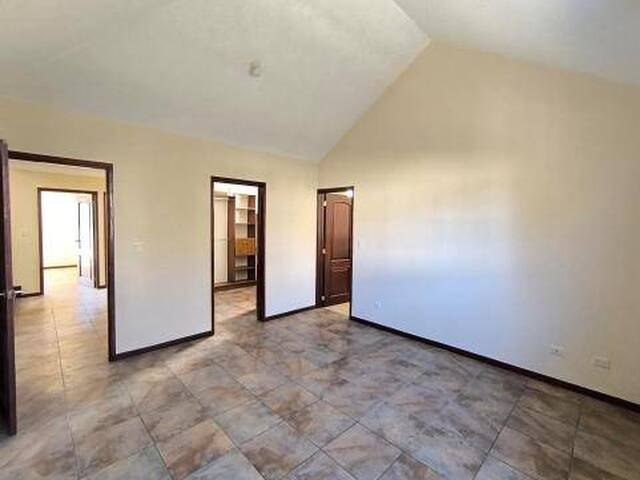 #158 - Casa para Venta en Fraijanes - Guatemala - 2