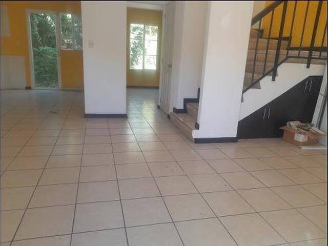 #160 - Casa para Venta en Villa Canales - Guatemala - 3